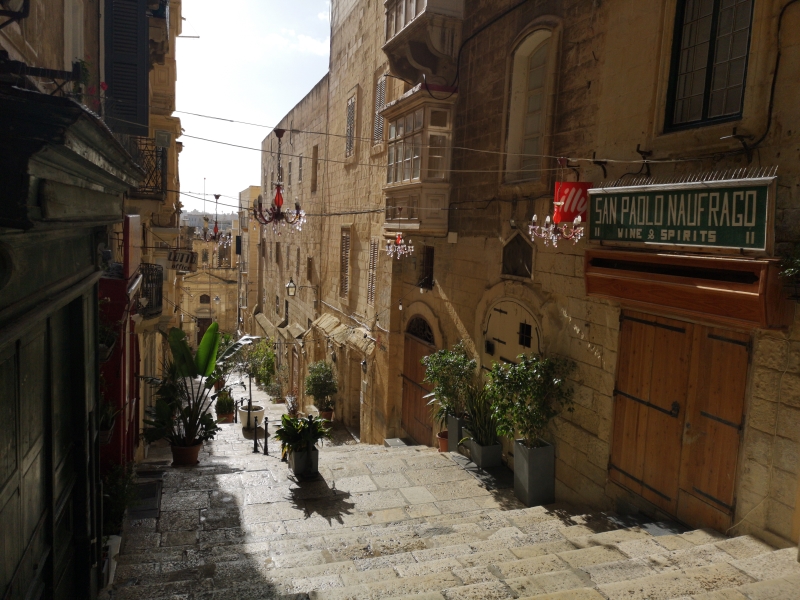 Narrow street Valletta